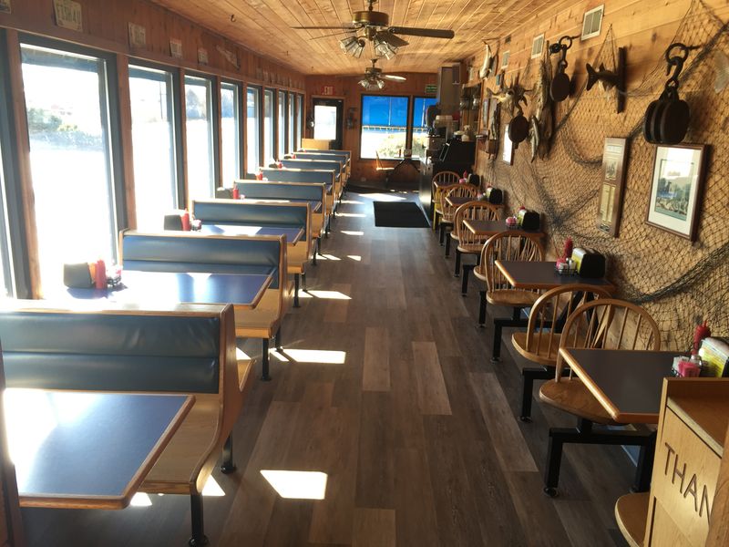 2. Jolly Rogers Seafood House