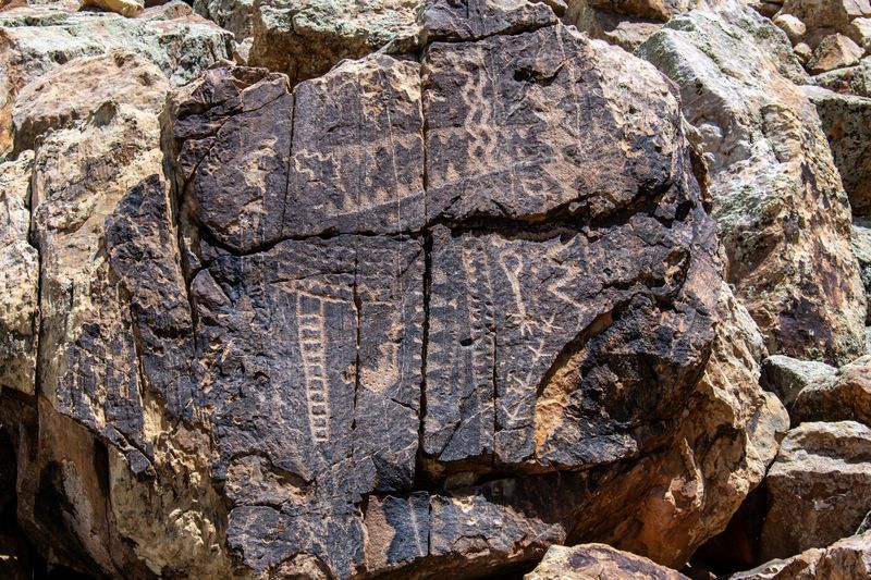 11 Mesmerizing Sites In Utah Locals Try To Keep Under Wraps - Decor Hint Parowan Gap Petroglyphs