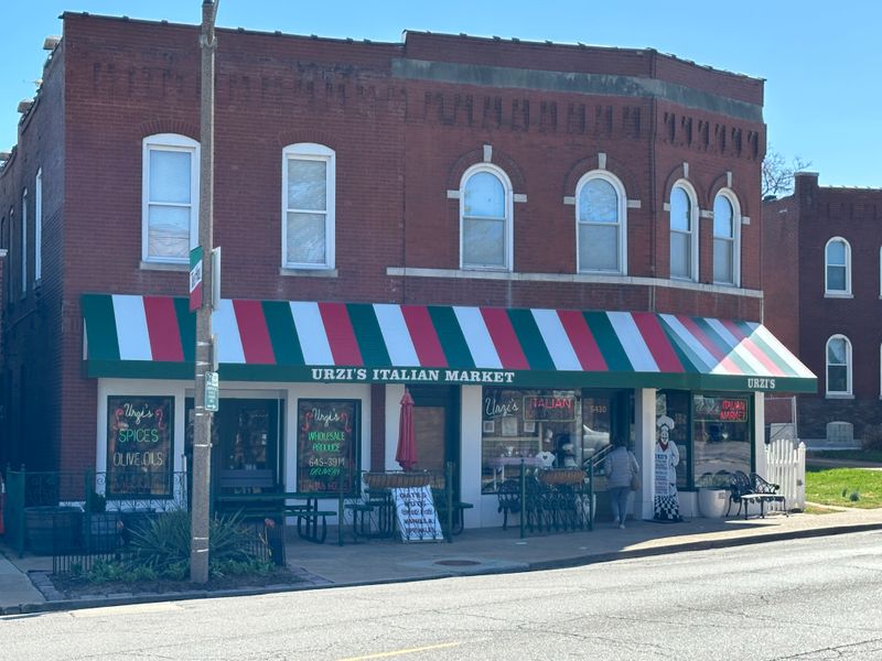 Amighetti’s On The Hill