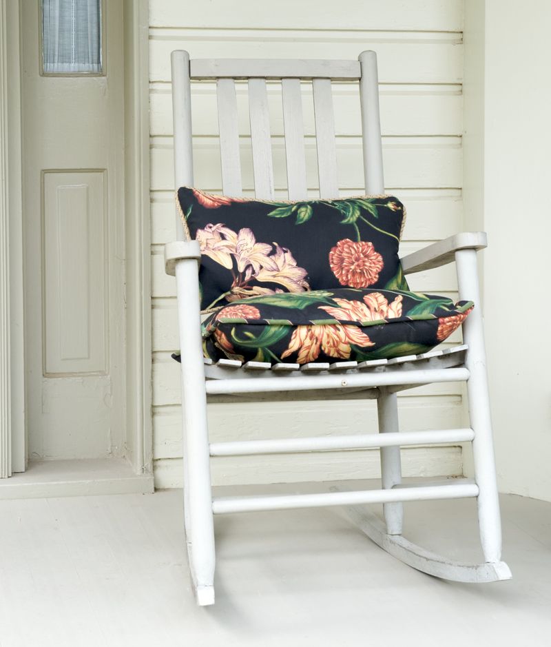 12 Front Porch Looks That Define South Carolina Welcoming Style - Decor Hint Classic White Rocking Chairs