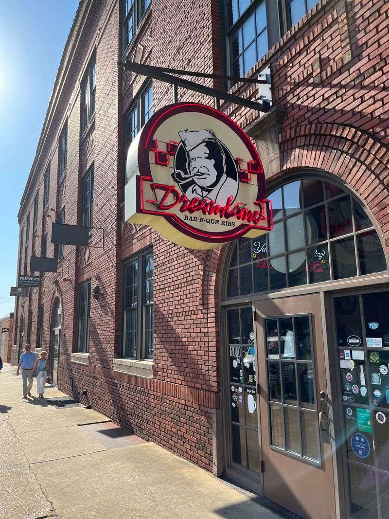 13 Alabama Markets That Keep Tradition Alive With Exceptional Meats And Down Home Charm - Decor Hint Dreamland Bar-B-Que
