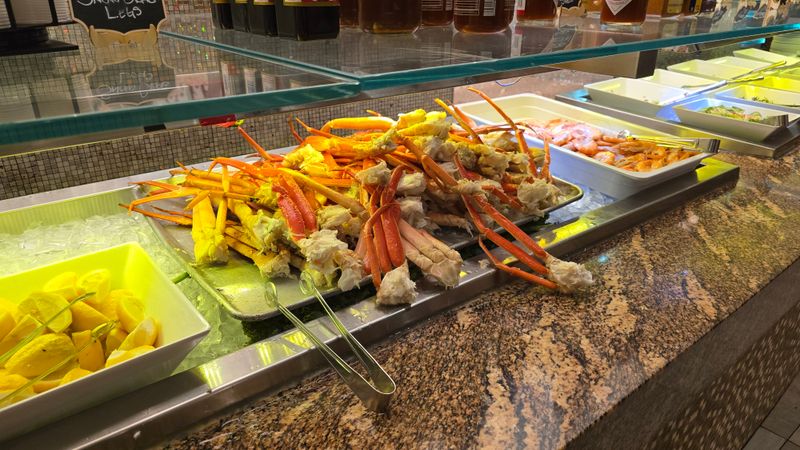 13 California All-You-Can-Eat Seafood Restaurants Totally Worth The Splurge - Decor Hint 100s Seafood Grill Buffet