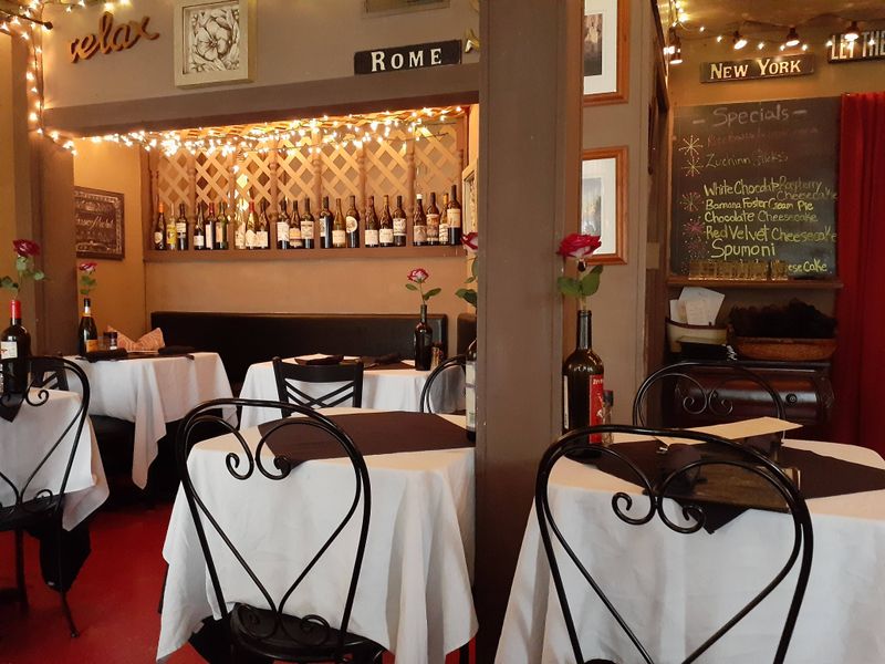 13 Hole-In-The-Wall Italian Restaurants In Tennessee Only Locals Know About - Decor Hint Savelli's Italian Restaurant