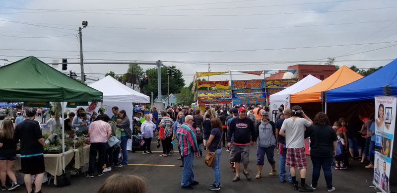 13 Maine Markets Delivering The Freshest Cuts Straight From Local Farms - Decor Hint Portland Farmers' Market