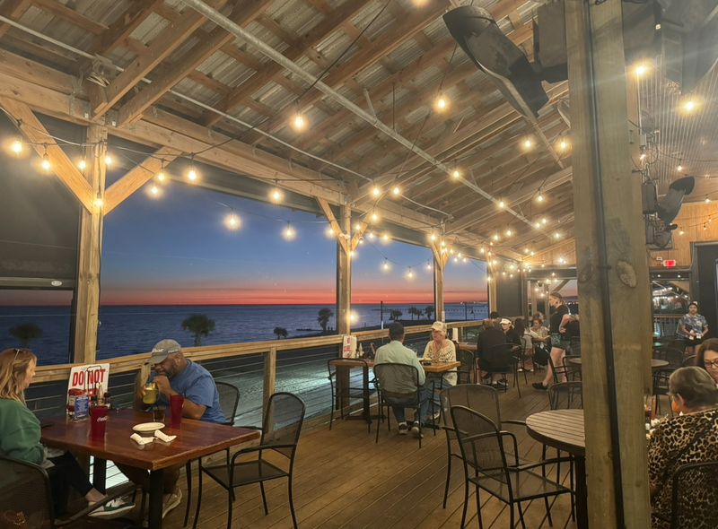 13 Mississippi Seafood Buffets Overflowing With Cajun Flavor Locals Love - Decor Hint The Reef Restaurant