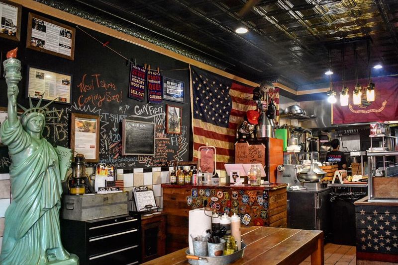 Red White & Que Smokehouse