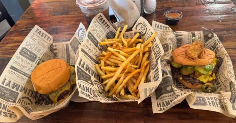 14 Florida Offbeat Burger Spots Serving Mouthwatering Double Cheeseburgers