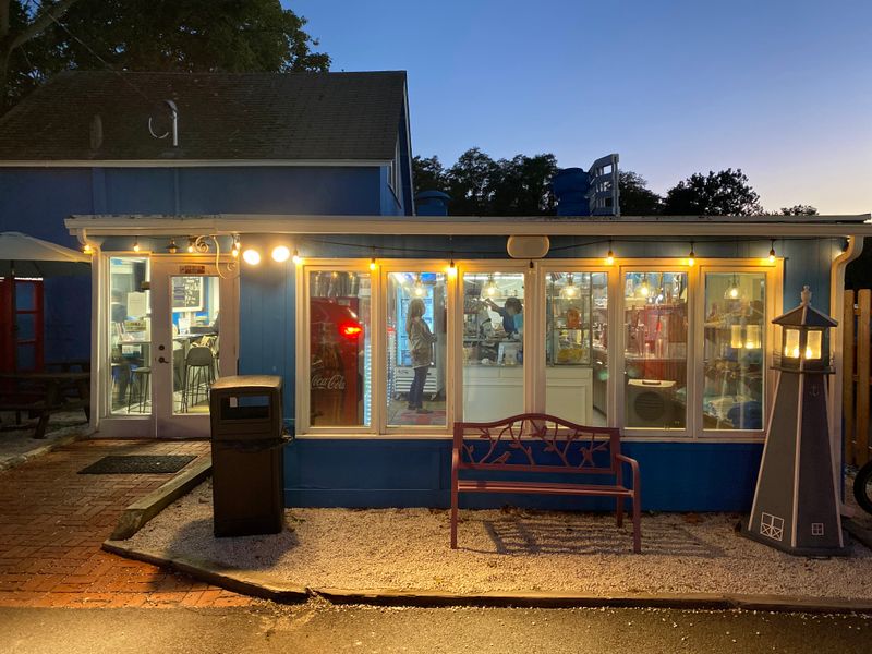 14 Pennsylvania Lobster Roll Shacks Serving Serious Coastal Flavor - Decor Hint La La Lobster