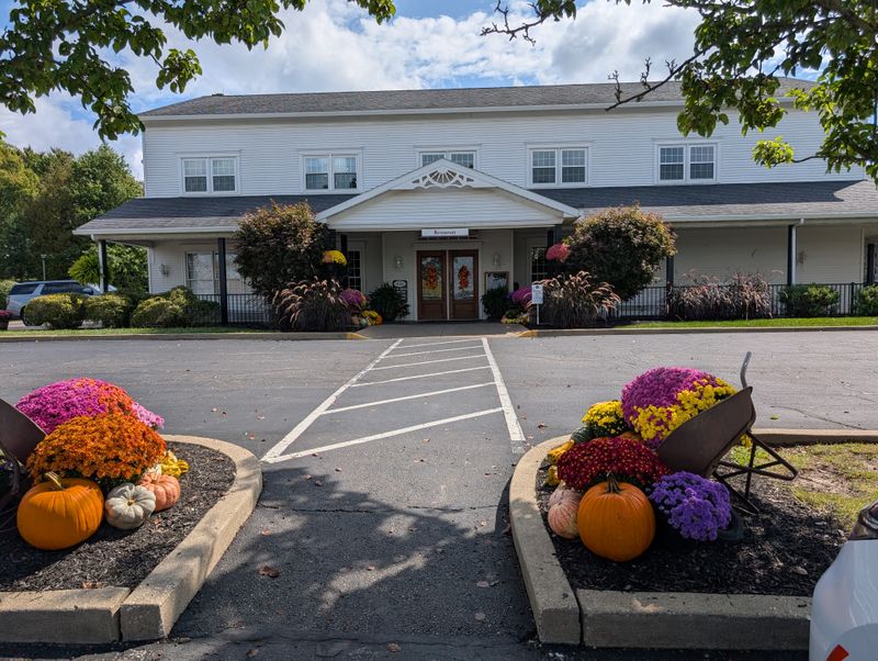 15 Beloved Ohio Buffets Serving The Comfort Foods Midwesterners Crave - Decor Hint Amish Door Restaurant
