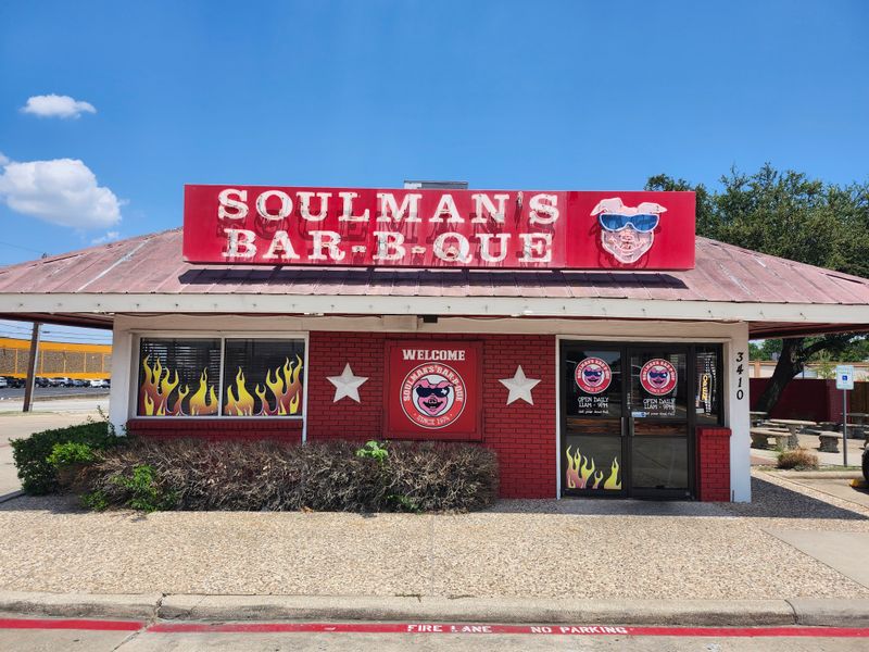 16 Texas Fish Fry Joints That Keep Locals Coming Back Every Friday For Southern Charm - Decor Hint Soulman's Bar-B-Que – Garland