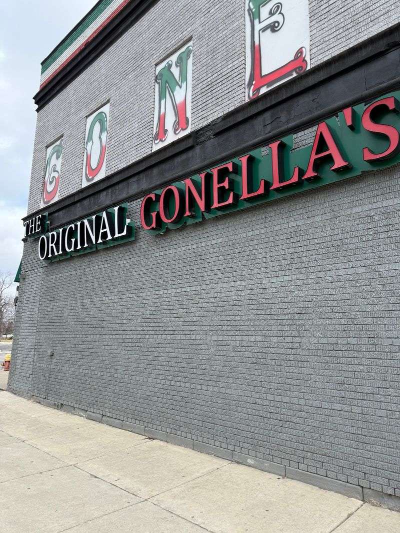 17 Michigan Spots Crafting Italian Subs So Big They're Practically Landmarks - Decor Hint The Original Gonella's