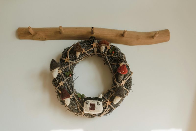 Coastal Christmas Wreaths With Seashells