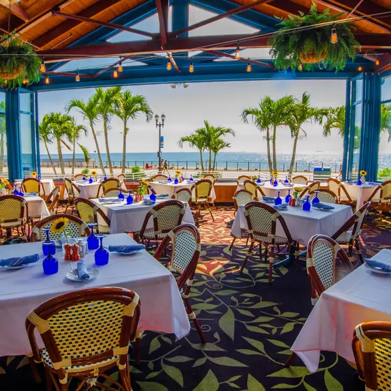 5. Rooney's Oceanfront Restaurant