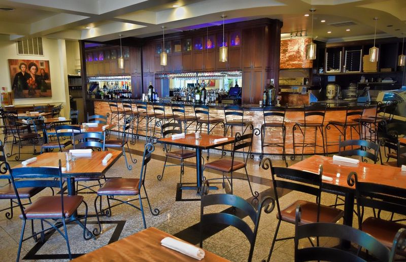 11 Italian Spots in Oregon Locals Promise Are Worth Every Single Bite - Decor Hint 5. Sorrento Italian Bistro