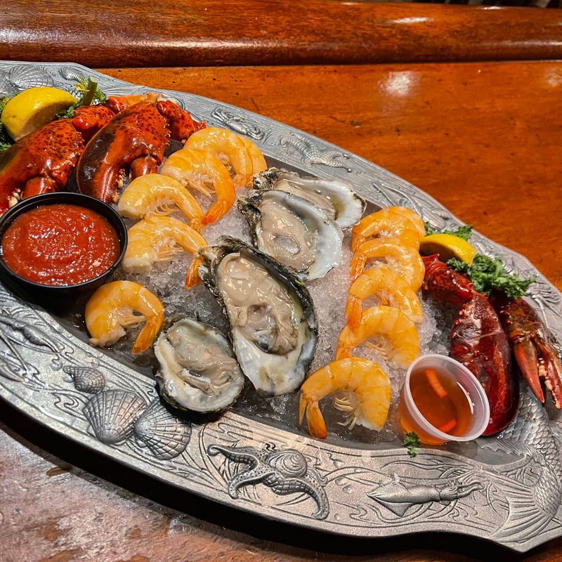6 Marvellously Unique Restaurant Experiences You’ll Only Find In Scranton, Pennsylvania - Decor Hint Cooper's Seafood House