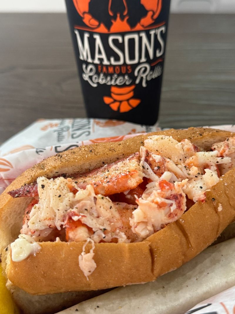 8 Arizona Lobster Roll Joints Proving Fresh Seafood Isn't Just For Coasts - Decor Hint Mason's Famous Lobster Rolls