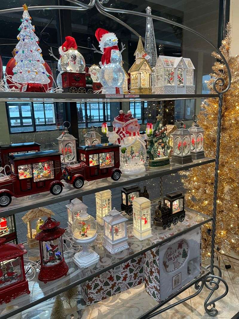 8 Georgia Christmas Markets Everyone Travels South For Each December - Decor Hint Savannah Christmas Market