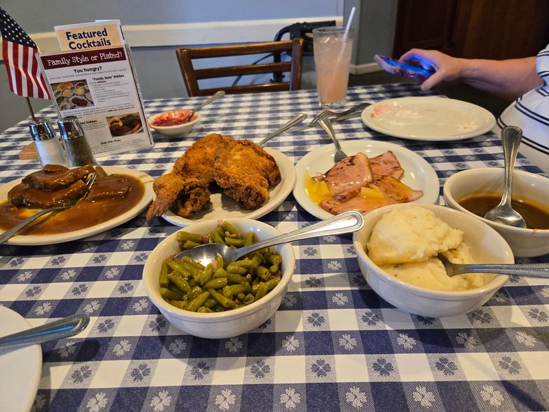 Why This Iowa All-You-Can-Eat Buffet Is Worth The Road Trip - Decor Hint Family-Style Service Means Platters Keep Coming