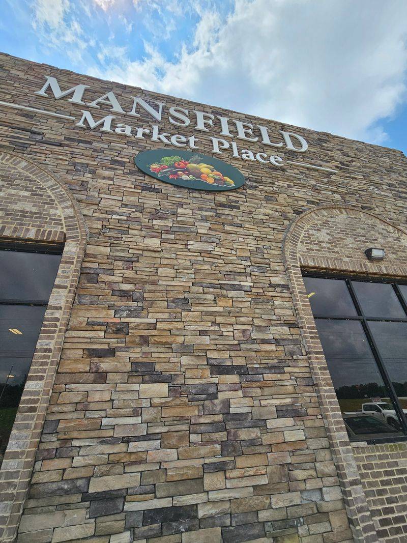 Huff’s Market Ace Hardware