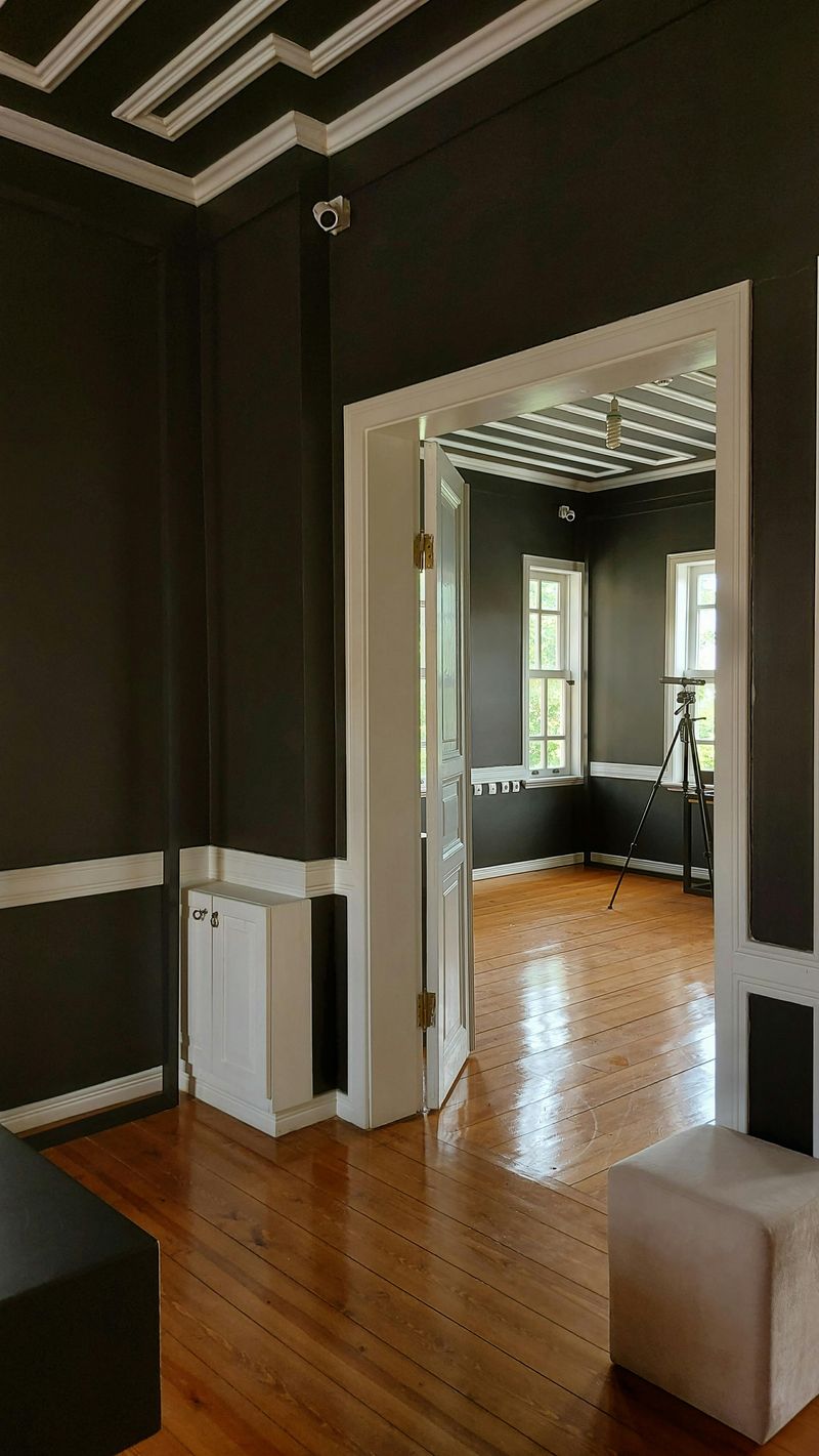 Dining Room Styling Secrets That Never Go Out Of Style In Georgia - Decor Hint Maintain Classic Proportions