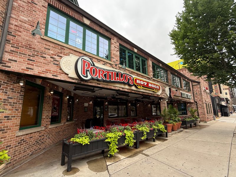 11 Places In Illinois Where Italian Beef Still Comes First - Decor Hint Portillo's