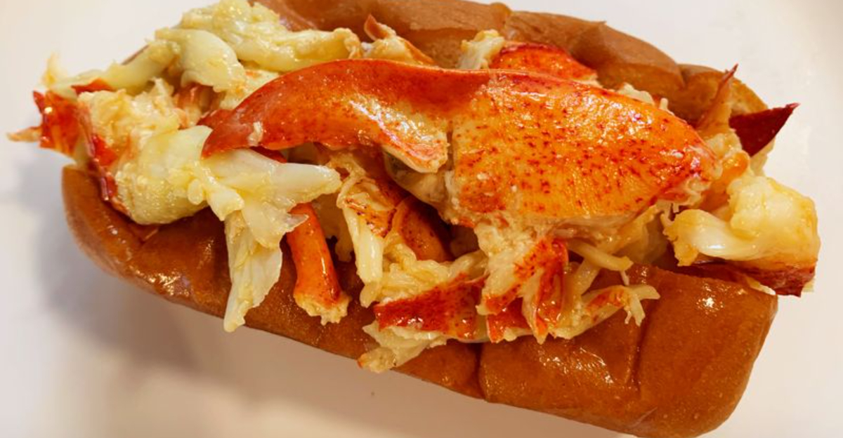 Alabama Seafood Joints Where The Lobster Roll Is The Main Event - Decor Hint