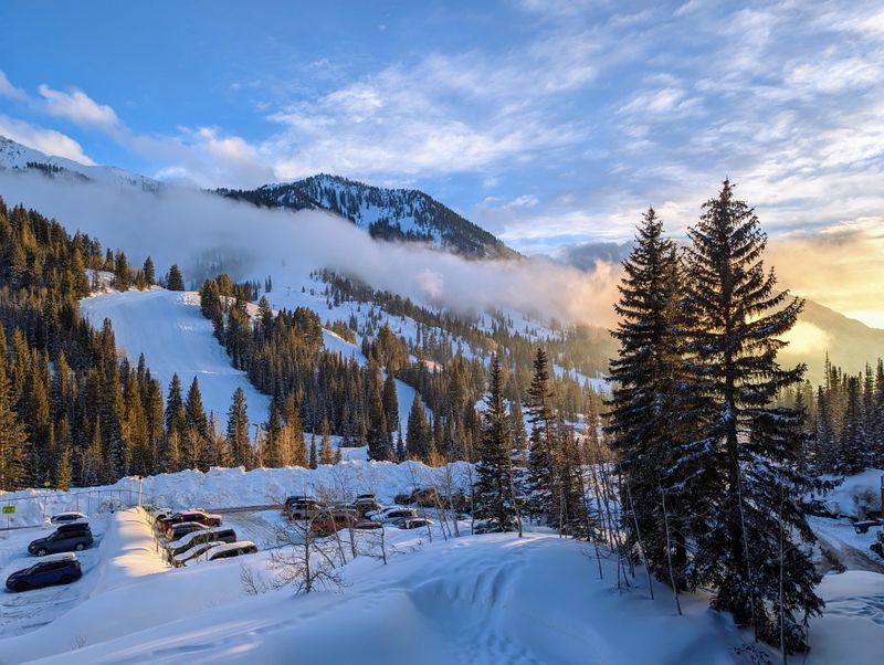 14 Utah Ski Towns For Epic Powder, Skiing, And Unforgettable Winter Views - Decor Hint Snowbird
