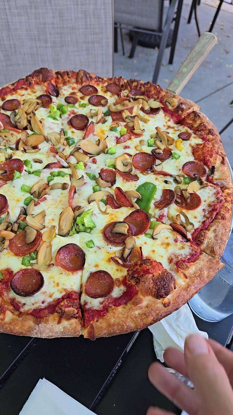 12 Michigan Pizza Joints You Have To Taste To Believe - Decor Hint Green Lantern Pizza
