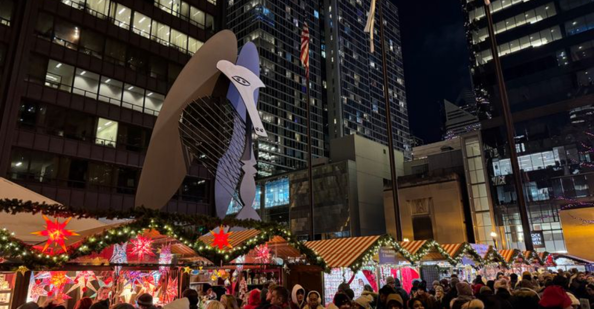 Americas Must Visit Illinois Christmas Market Everyone Talks About - Decor Hint