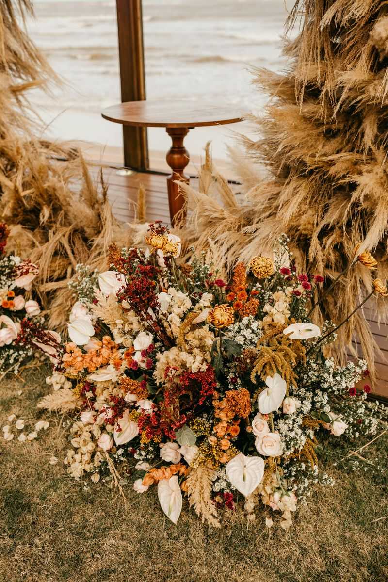 North Carolina Christmas With Coastal Flair: Decor Ideas For A Warm Holiday - Decor Hint Beach Grass And Wheat Arrangements