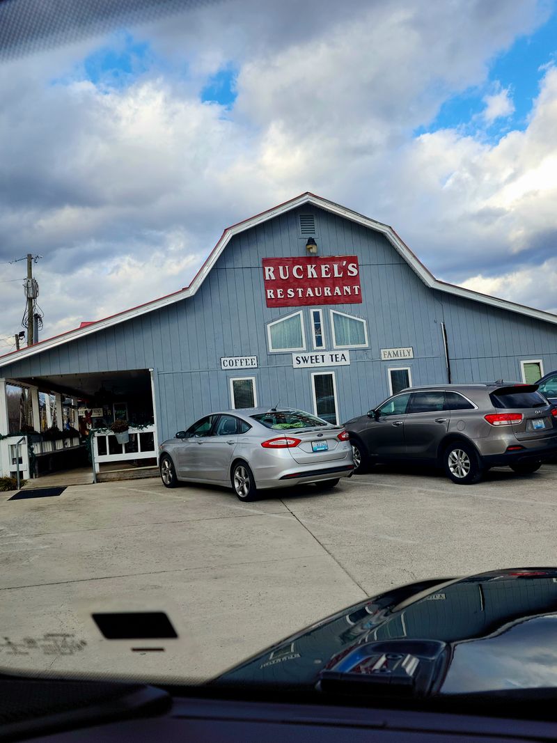 Kentucky Fried Catfish Destinations That Will Have You Hooked After One Bite - Decor Hint Ruckel's Restaurant