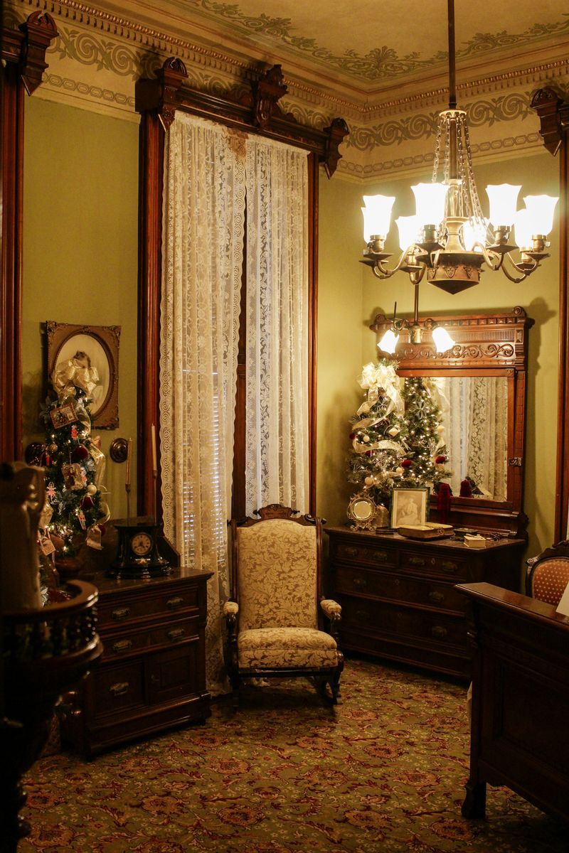 Victorian Era Dressers