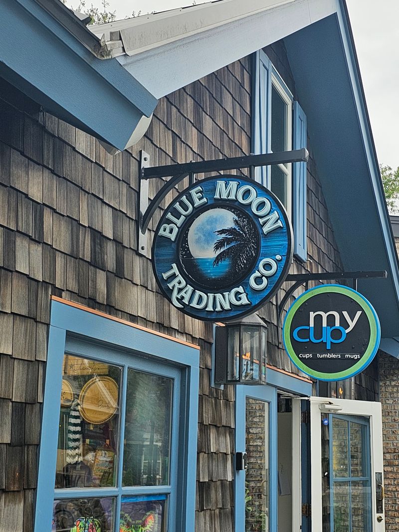 21 Texas Vintage And Collectibles Markets Where Rare Finds Are Flying Off The Shelves - Decor Hint Blue Moon Trading Company