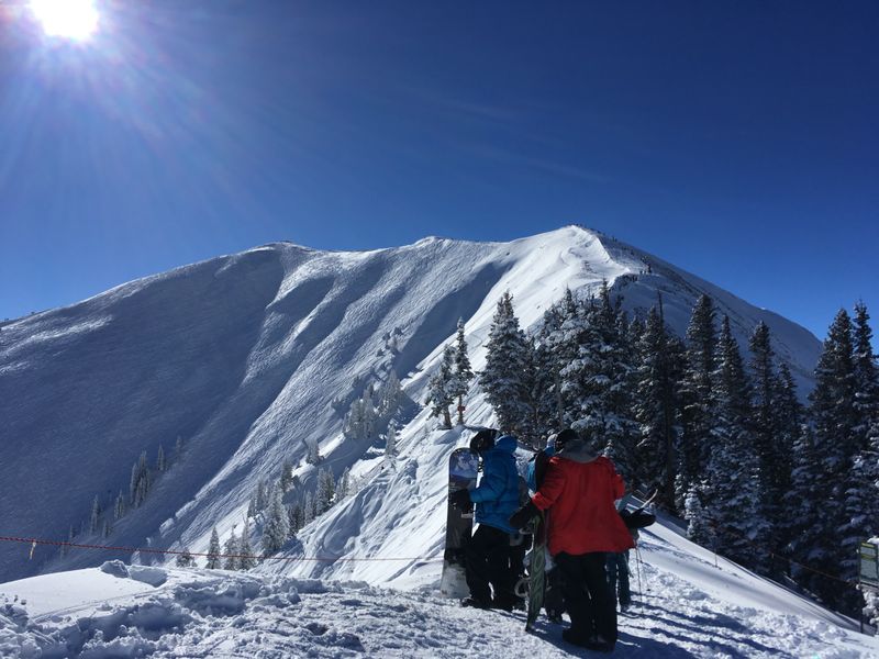 18 Colorado Ski Resorts & Mountain Towns That Promise The Ultimate Winter Escape - Decor Hint Aspen Highlands