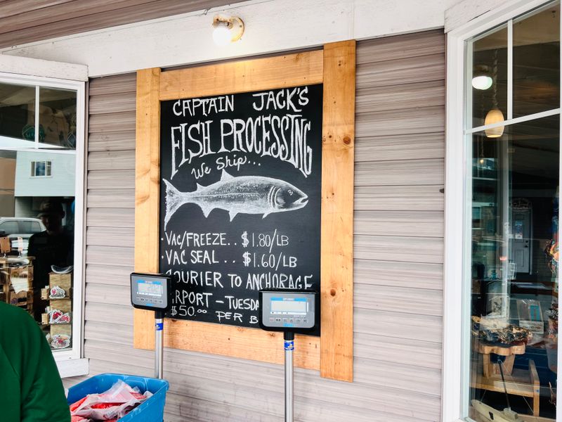 9 Alaska Restaurants Serving Fresh-Caught Fried Fish You'll Love - Decor Hint Captain Jack's Seafood Locker