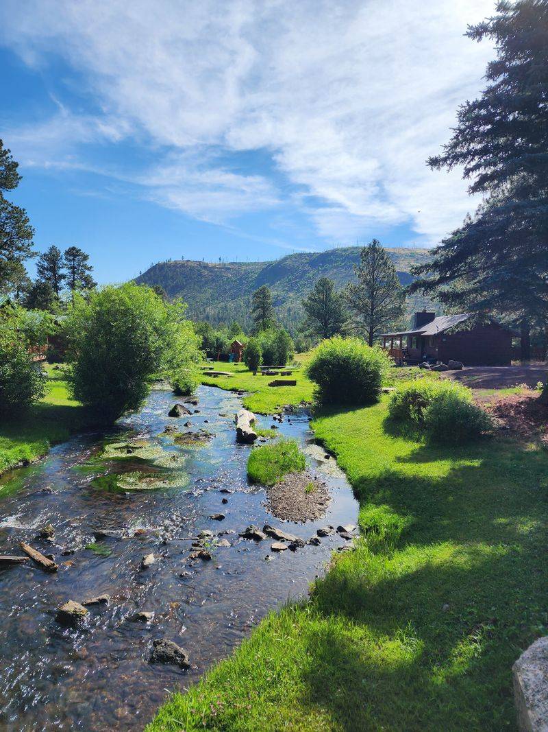 Arizona's Peaceful Mountain Escape Where Locals Go To Unwind - Decor Hint Sky-High Serenity At 8,500 Feet