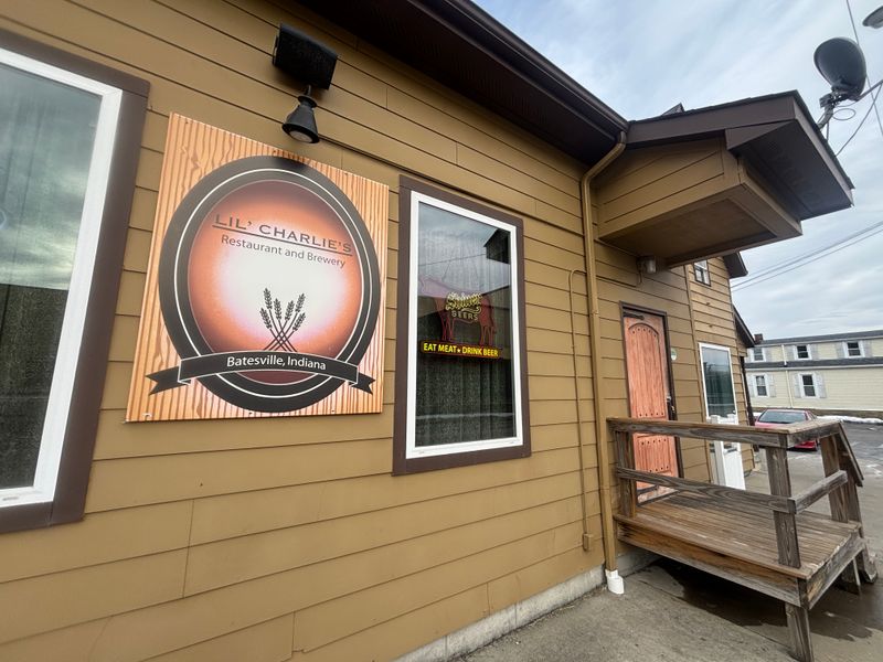 Lil Charlie's Restaurant & Brewery