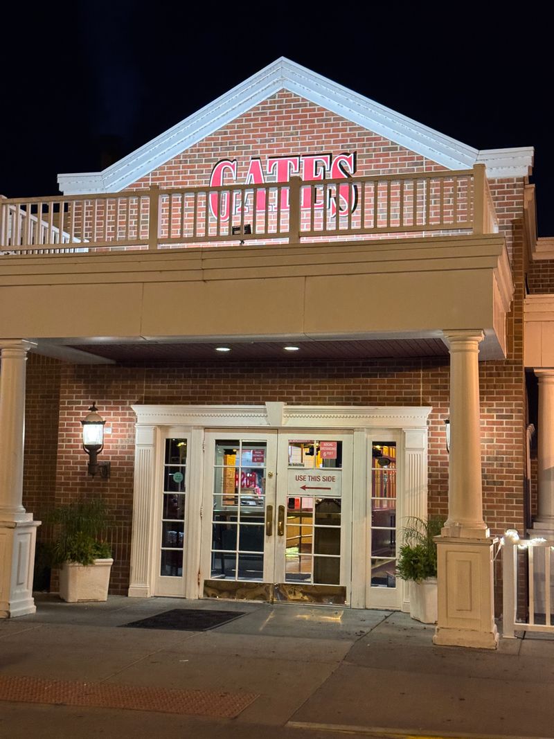 12 Missouri BBQ Joints That Keep The Pitmaster Tradition Burning - Decor Hint Gates Bar-B-Q