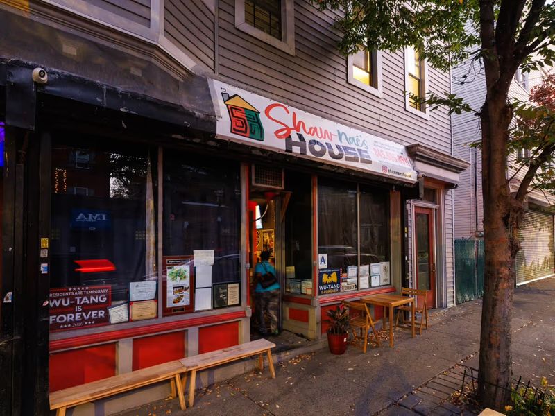12 Soul Food Gems In New York That Feel Like A Daily Sunday Feast - Decor Hint Shaw-naé's House