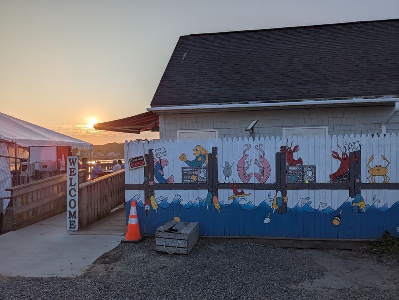 15 Maine Spots Serving Lobster Rolls Packed With Pure Coastal Flavor - Decor Hint Cape Pier Chowder House