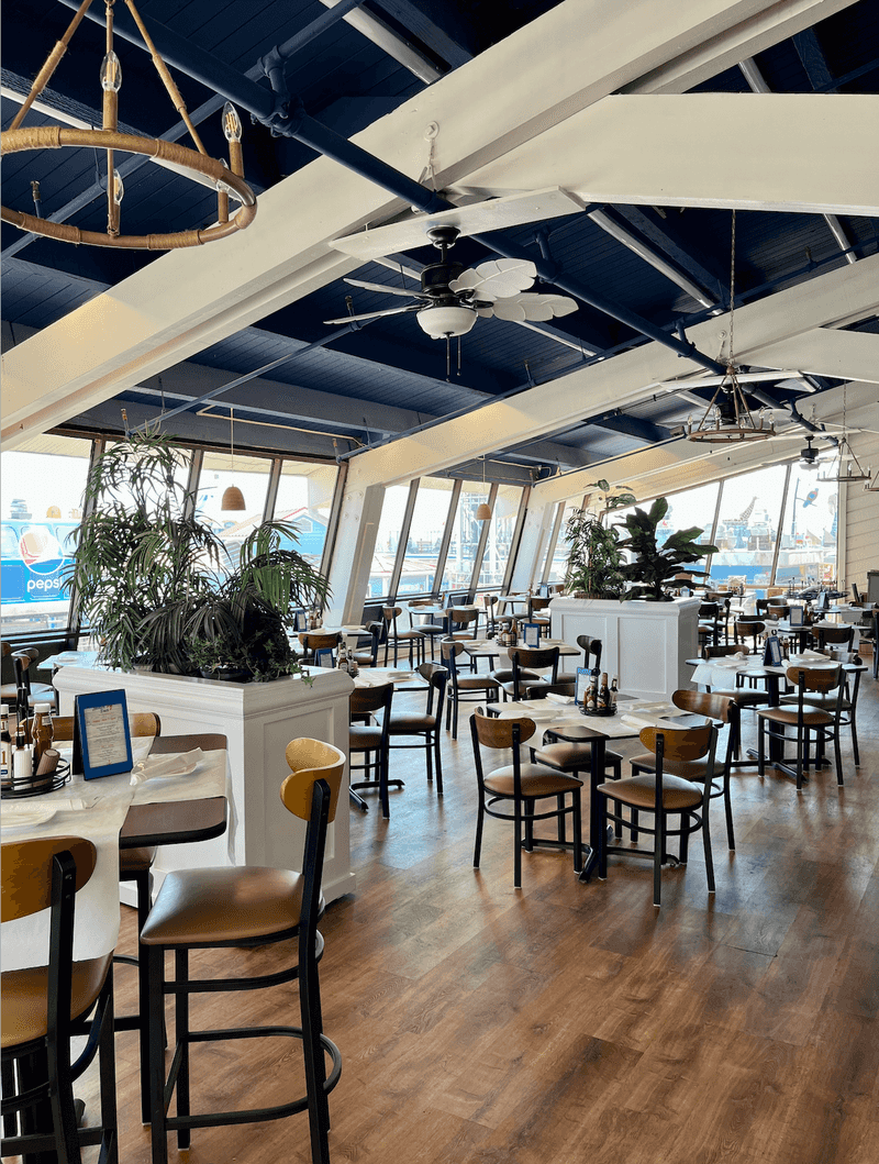 15 Maine Spots Serving Lobster Rolls Packed With Pure Coastal Flavor - Decor Hint Lobster Dock