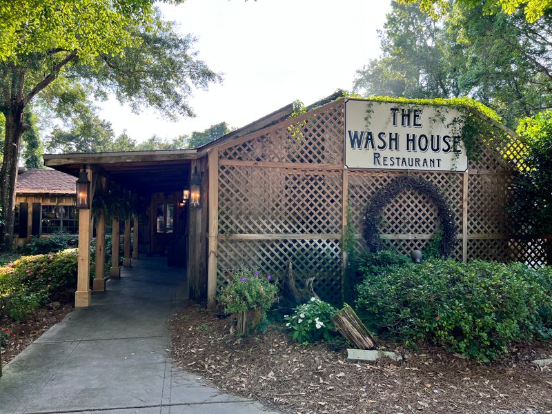 19 Alabama Seafood Joints Only Locals Know And Love For That Perfect Southern Flavor - Decor Hint The Wash House
