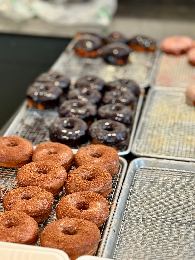 I Road-Tripped Through Small-Town Connecticut To Try 10 Donut Shops And 2 Completely Blew Me Away - Decor Hint Rise Doughnut
