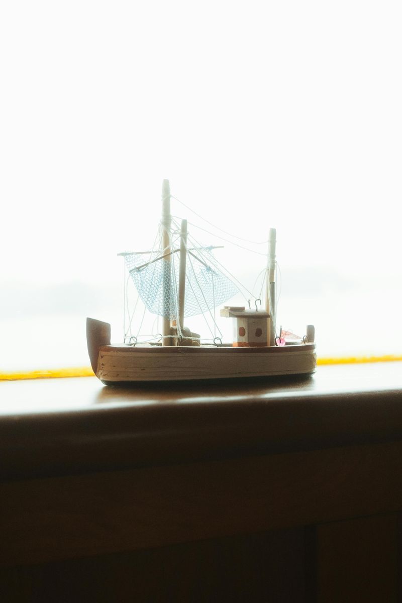 North Carolina Christmas With Coastal Flair: Decor Ideas For A Warm Holiday - Decor Hint Sailboat Figurines And Models