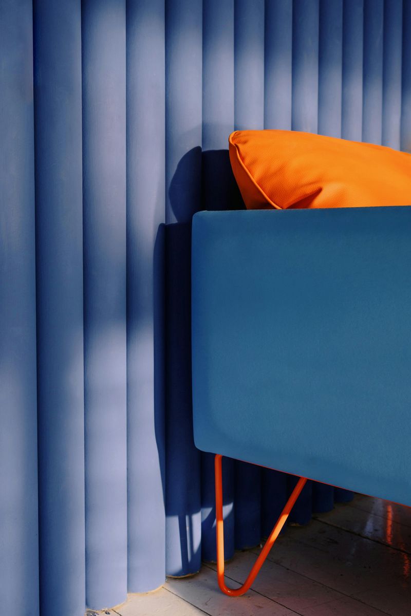 19 Mississippi Sofa Colors Losing Their Charm In 2026 - Decor Hint Electric Blue