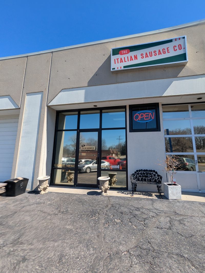 Kansas Italian Sub Shops That Get Every Detail Right From Bread To Bite - Decor Hint The Italian Sausage Company