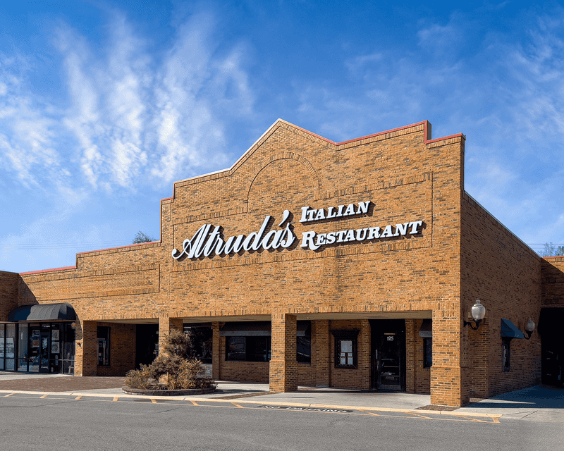13 Hole-In-The-Wall Italian Restaurants In Tennessee Only Locals Know About - Decor Hint Altruda's Italian Restaurant