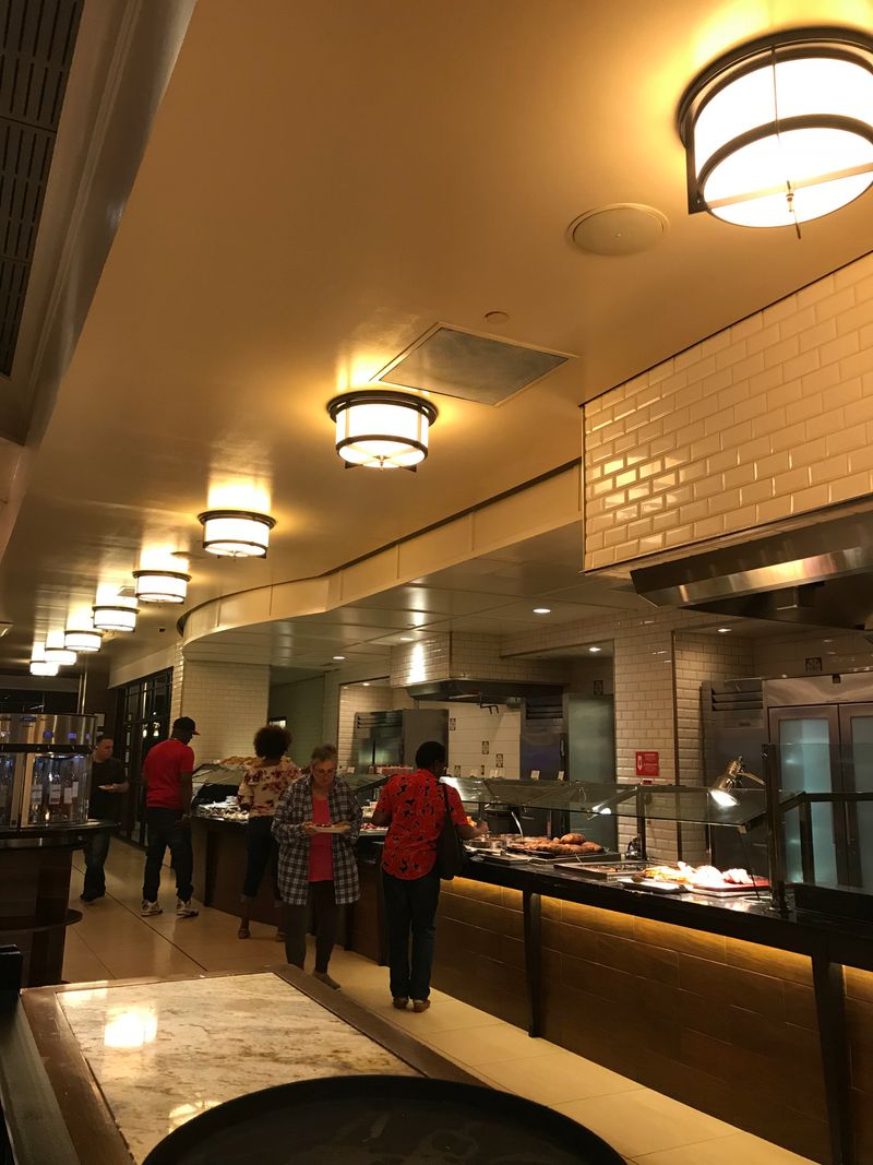 The Louisiana Seafood Buffet That Nails Crab, According To Locals - Decor Hint Peak Hour Strategy