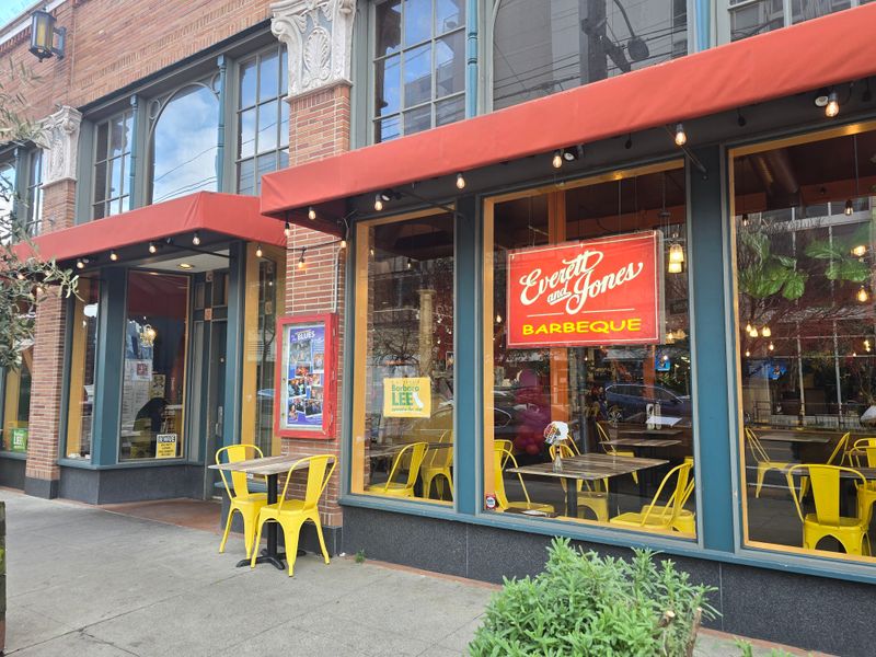 Everett & Jones Barbeque