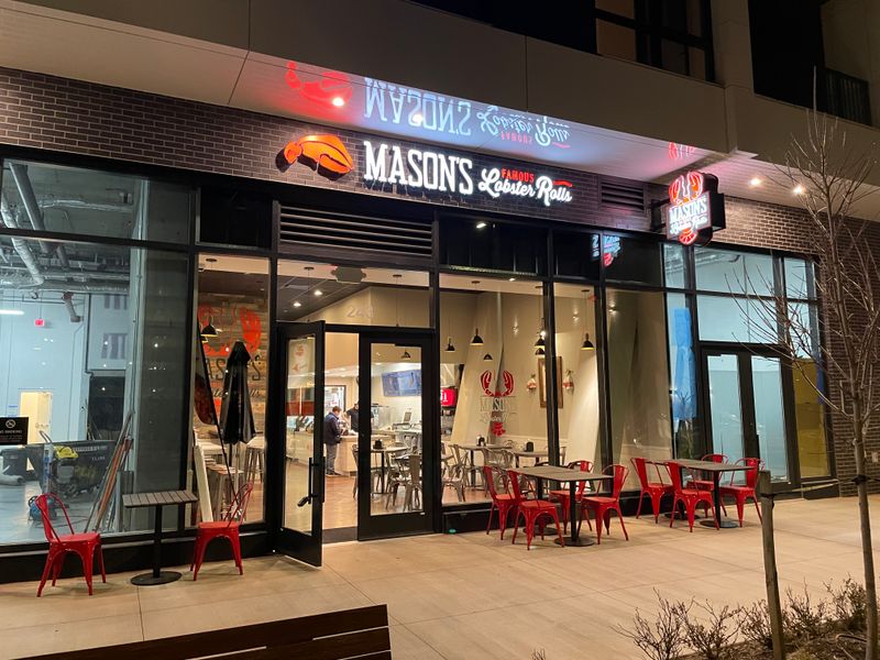 Mason’s Famous Lobster Rolls